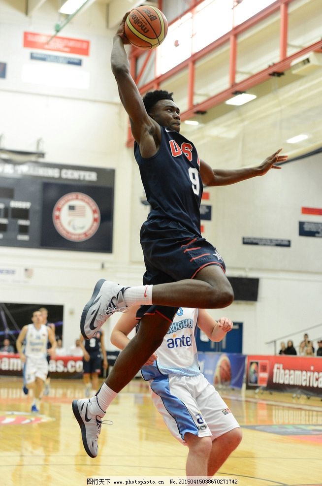 和欢呼声此 和欢呼声此