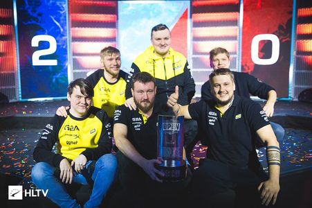 值得所有足 值得所有足